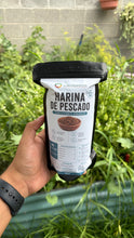 Cargar imagen en el visor de la galería, Harina de Pescado 350 g | Fertilizante Orgánico para Follaje y Crecimiento